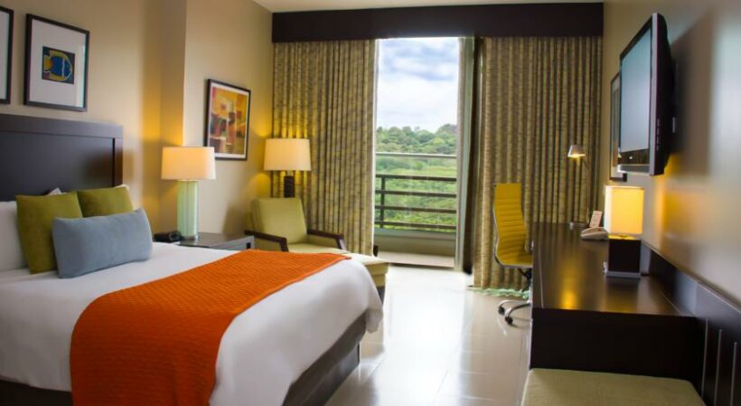 radisson-summit-hotel-panama-room